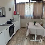 The Golden Well Appartement