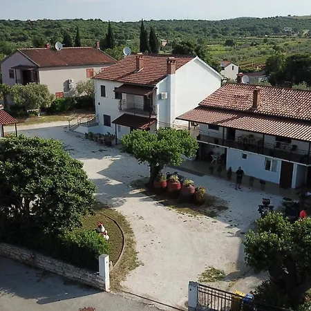 아파트 The Golden Well 로비니