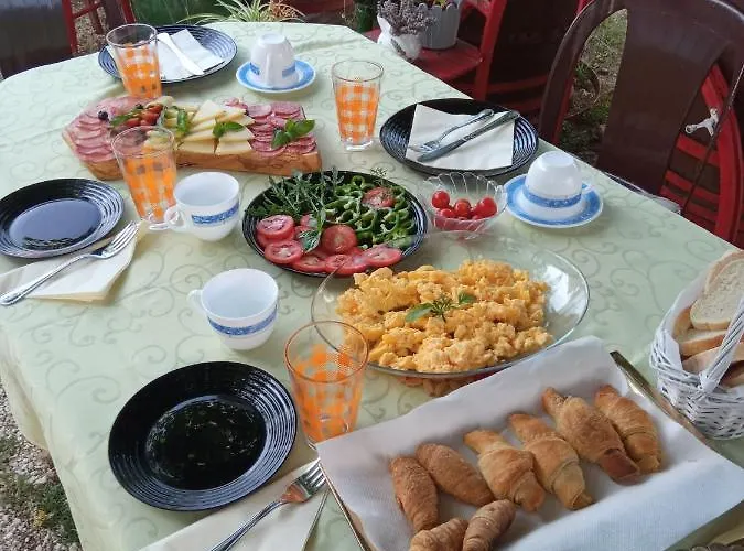 The Golden Well 아파트 로비니