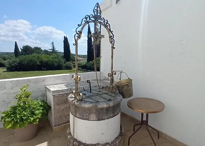 아파트 The Golden Well