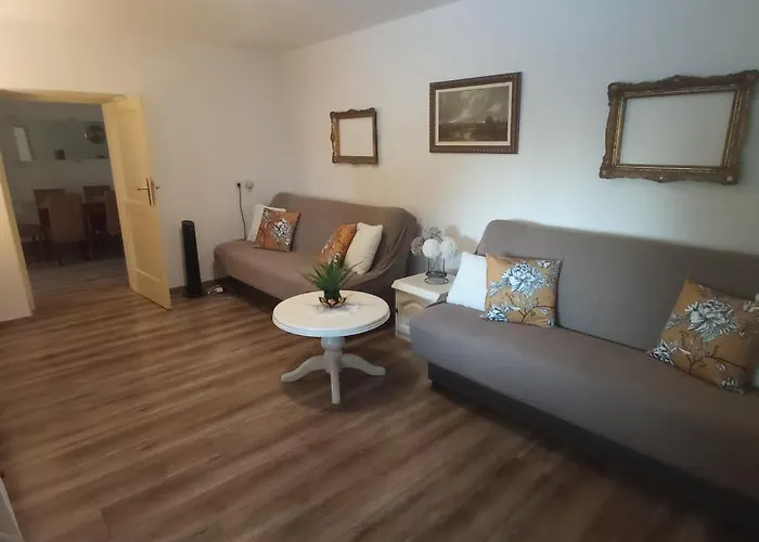 아파트 The Golden Well