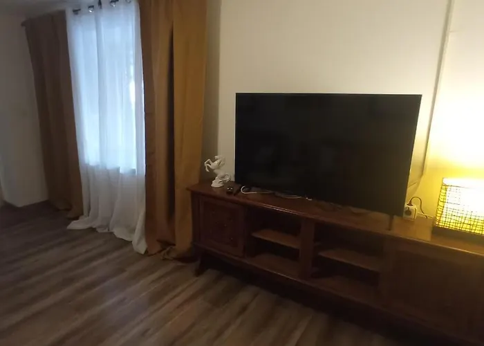 The Golden Well 아파트