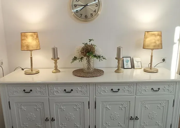 The Golden Well 아파트 로비니