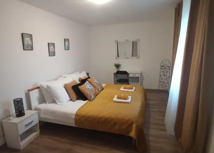 The Golden Well * 로비니