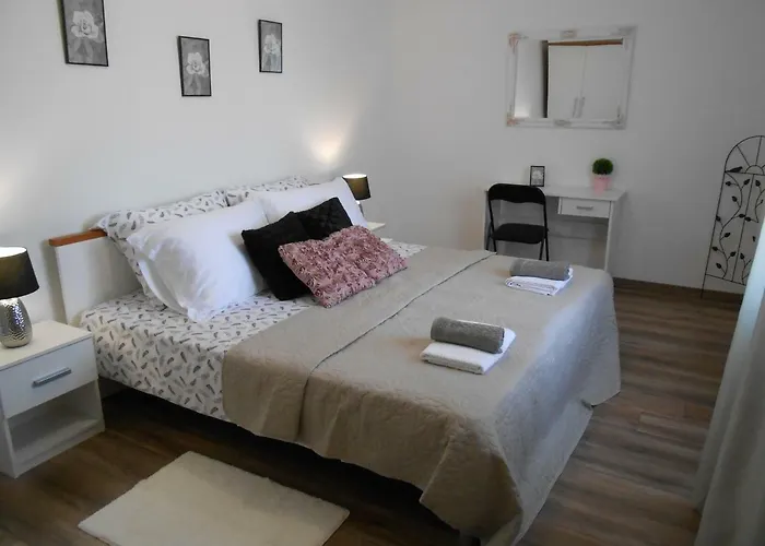 아파트 The Golden Well 로비니