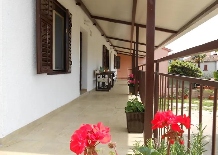 The Golden Well 아파트 로비니