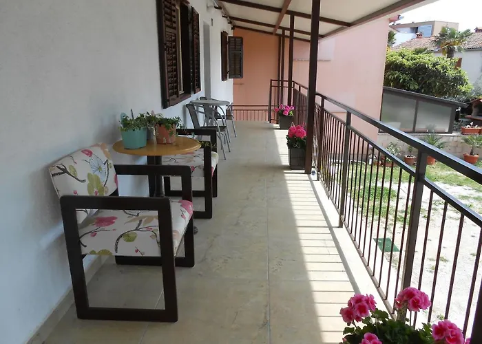 The Golden Well 아파트