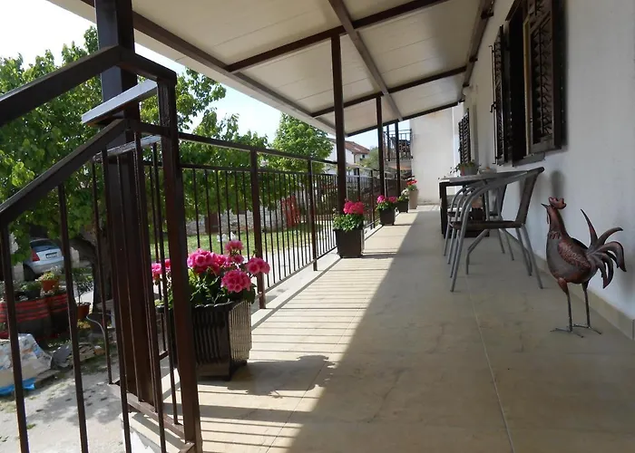 The Golden Well 아파트